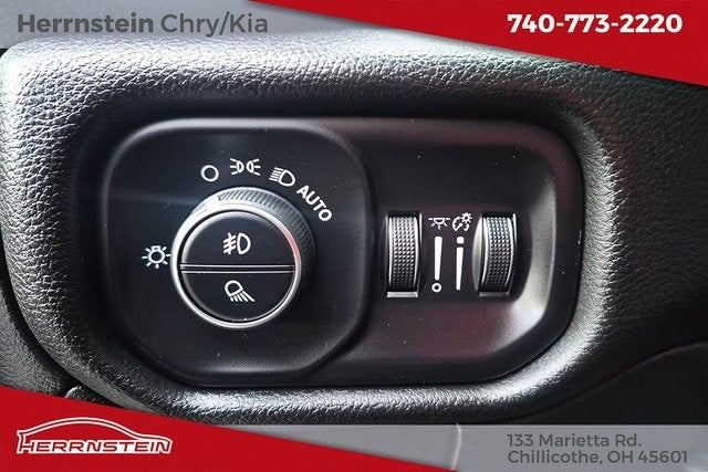 2023 RAM 1500 Laramie Crew Cab 4x4 5'7' Box