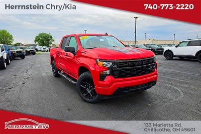 2023 Chevrolet Silverado 1500 4WD Crew Cab Short Bed Custom