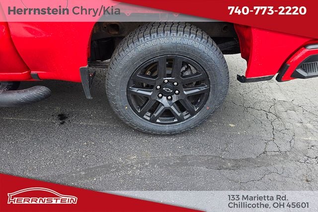 2023 Chevrolet Silverado 1500 4WD Crew Cab Short Bed Custom