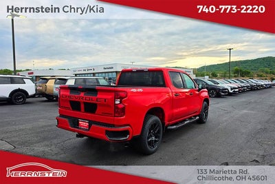 2023 Chevrolet Silverado 1500 4WD Crew Cab Short Bed Custom