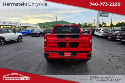 2023 Chevrolet Silverado 1500 4WD Crew Cab Short Bed Custom