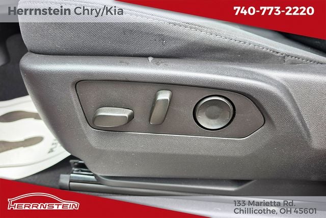 2023 Chevrolet Silverado 1500 4WD Crew Cab Short Bed LT with 2FL