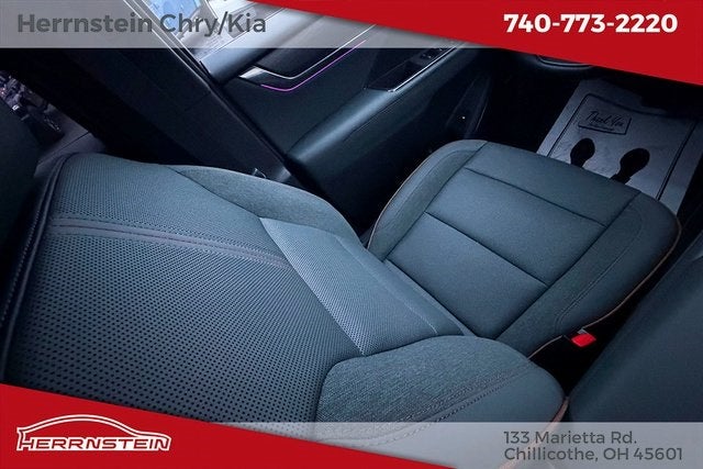 2025 GMC Acadia AWD AT4