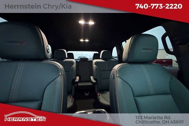 2025 GMC Acadia AWD AT4