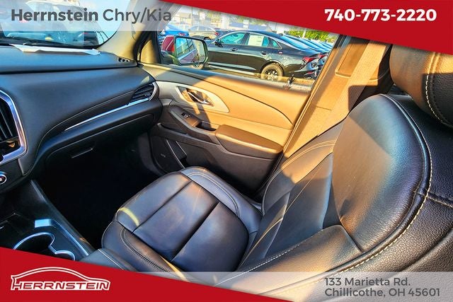 2022 Chevrolet Traverse AWD LT Leather