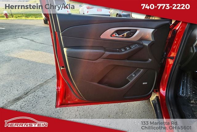 2022 Chevrolet Traverse AWD LT Leather