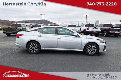 2023 Nissan Altima SV FWD