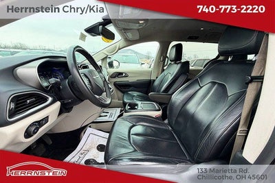 2022 Chrysler Pacifica Touring L