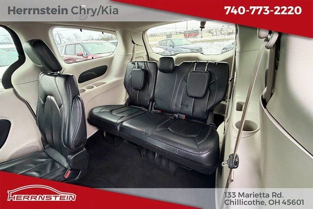 2022 Chrysler Pacifica Touring L