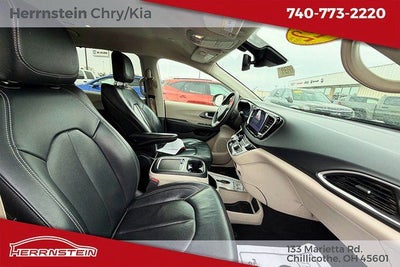 2022 Chrysler Pacifica Touring L