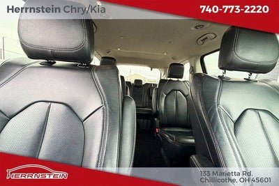 2022 Chrysler Pacifica Touring L