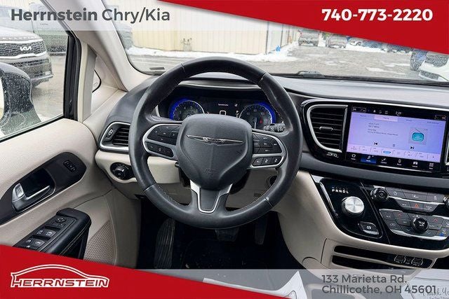 2022 Chrysler Pacifica Touring L