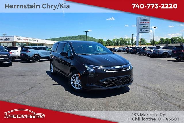 2027 Chrysler Pacifica Select's photo