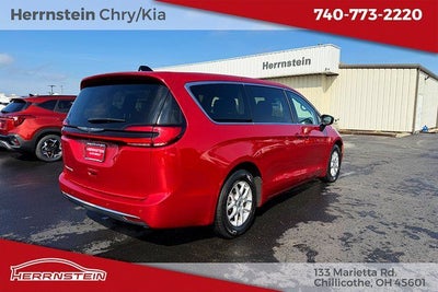 2024 Chrysler Pacifica Touring L