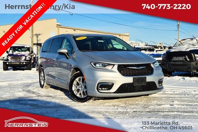 2023 Chrysler Pacifica Touring L