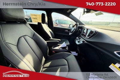 2026 Chrysler Voyager VOYAGER LX