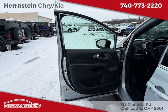 2026 Chrysler Voyager VOYAGER LX