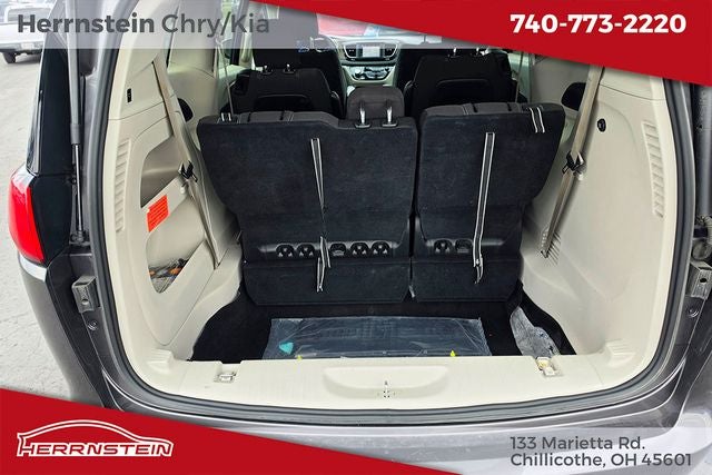 2023 Chrysler Voyager LX