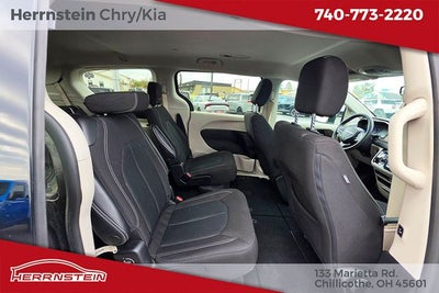 2023 Chrysler Voyager LX