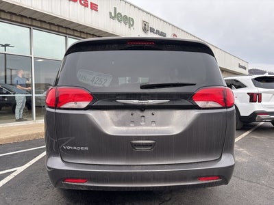 2023 Chrysler Voyager LX