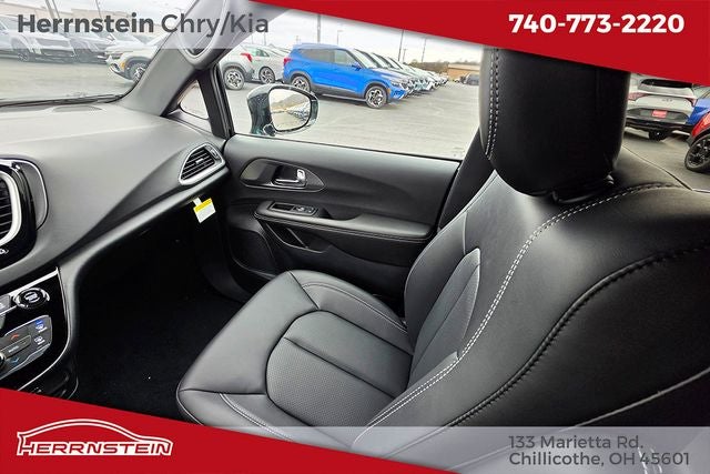 2026 Chrysler Voyager VOYAGER LX