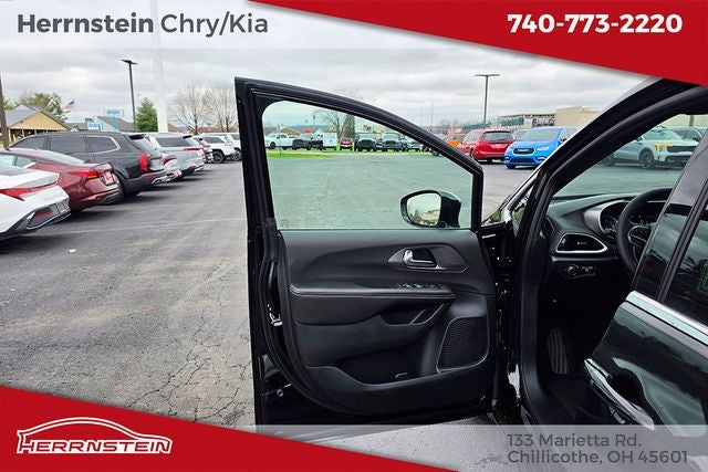 2026 Chrysler Voyager VOYAGER LX