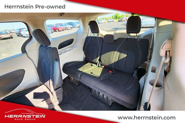 2024 Chrysler Voyager LX