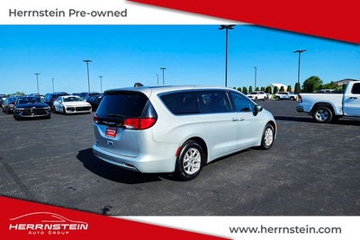 2024 Chrysler Voyager LX