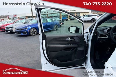 2026 Chrysler Voyager VOYAGER LX