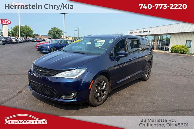 2020 Chrysler Pacifica Touring