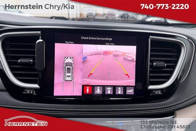 2023 Chrysler Pacifica Touring L