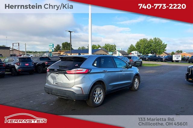 2022 Ford Edge SE