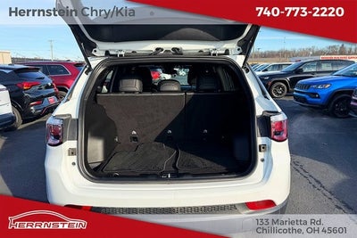 2024 Jeep Compass Latitude Lux FWD