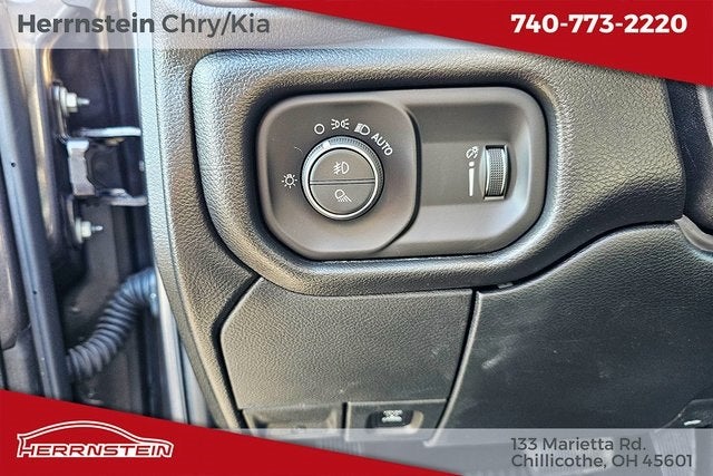 2025 RAM 3500 Tradesman Regular Cab 4x4 8' Box