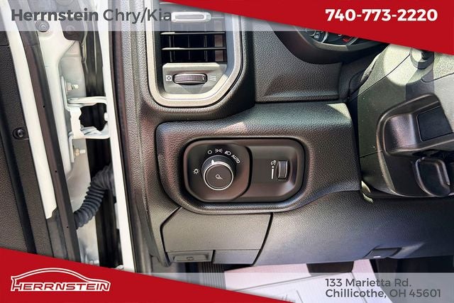 2024 RAM 3500 Tradesman Crew Cab 4x4 6'4' Box