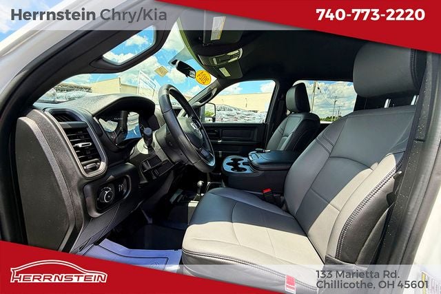 2024 RAM 3500 Tradesman Crew Cab 4x4 6'4' Box