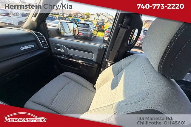2022 RAM 3500 Big Horn Crew Cab 4x4 8' Box