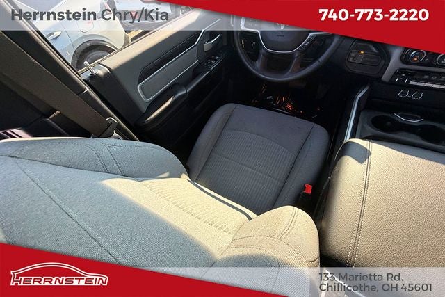 2022 RAM 3500 Big Horn Crew Cab 4x4 8' Box