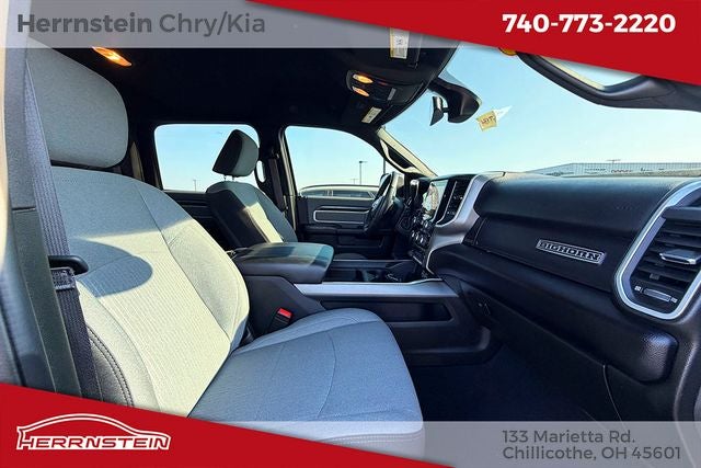 2022 RAM 3500 Big Horn Crew Cab 4x4 8' Box