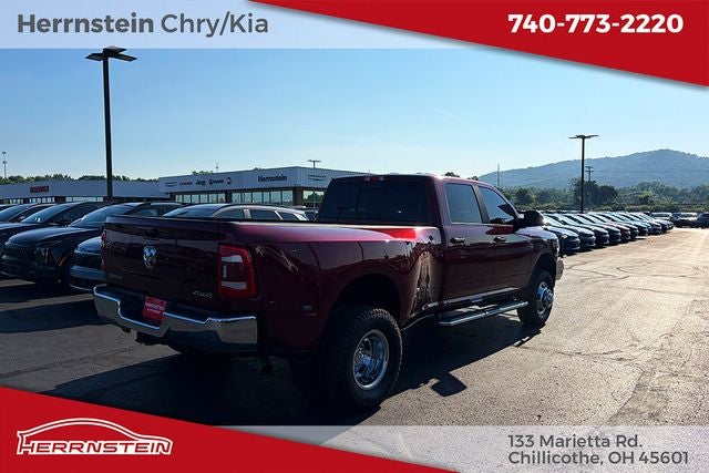 2022 RAM 3500 Big Horn Crew Cab 4x4 8' Box