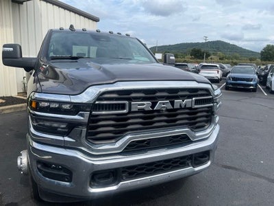 2025 RAM 3500 Big Horn Crew Cab 4x4 8' Box