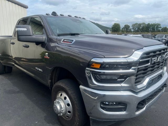 2025 RAM 3500 Big Horn Crew Cab 4x4 8' Box