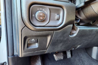 2027 RAM Ram 1500 Base