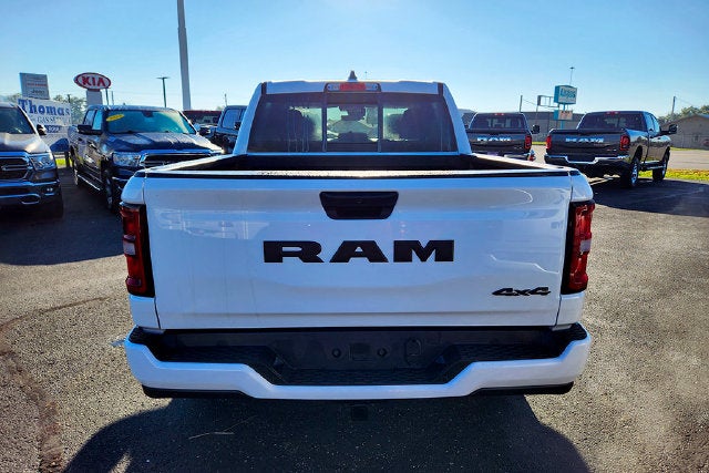 2027 RAM Ram 1500 Base