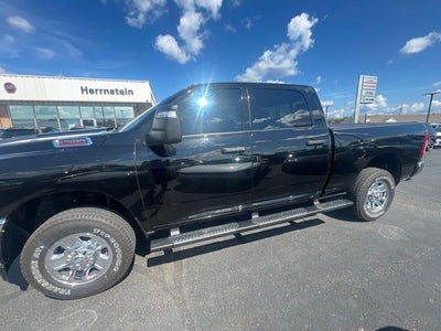 2024 RAM 2500 Tradesman Crew Cab 4x4 6'4' Box