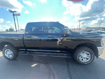2024 RAM 2500 Tradesman Crew Cab 4x4 6'4' Box