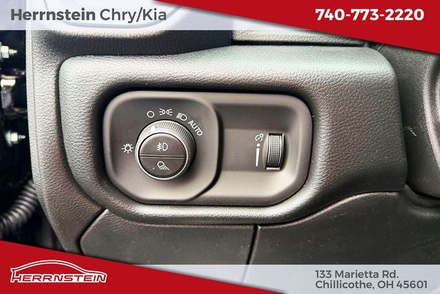 2025 RAM 2500 Tradesman Crew Cab 4x4 6'4' Box