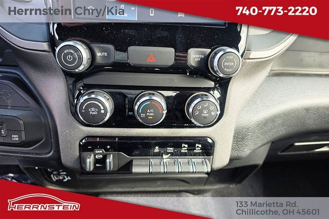 2026 RAM Ram 2500 RAM 2500 BLACK EXPRESS CREW CAB 4X4 6'4' BOX