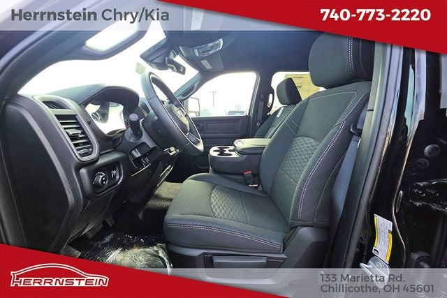 2026 RAM Ram 2500 RAM 2500 BLACK EXPRESS CREW CAB 4X4 6'4' BOX