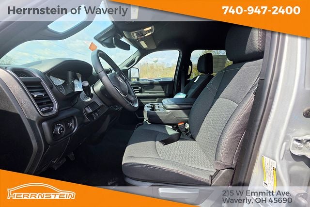 2026 RAM 2500 Tradesman Crew Cab 4x4 6'4' Box